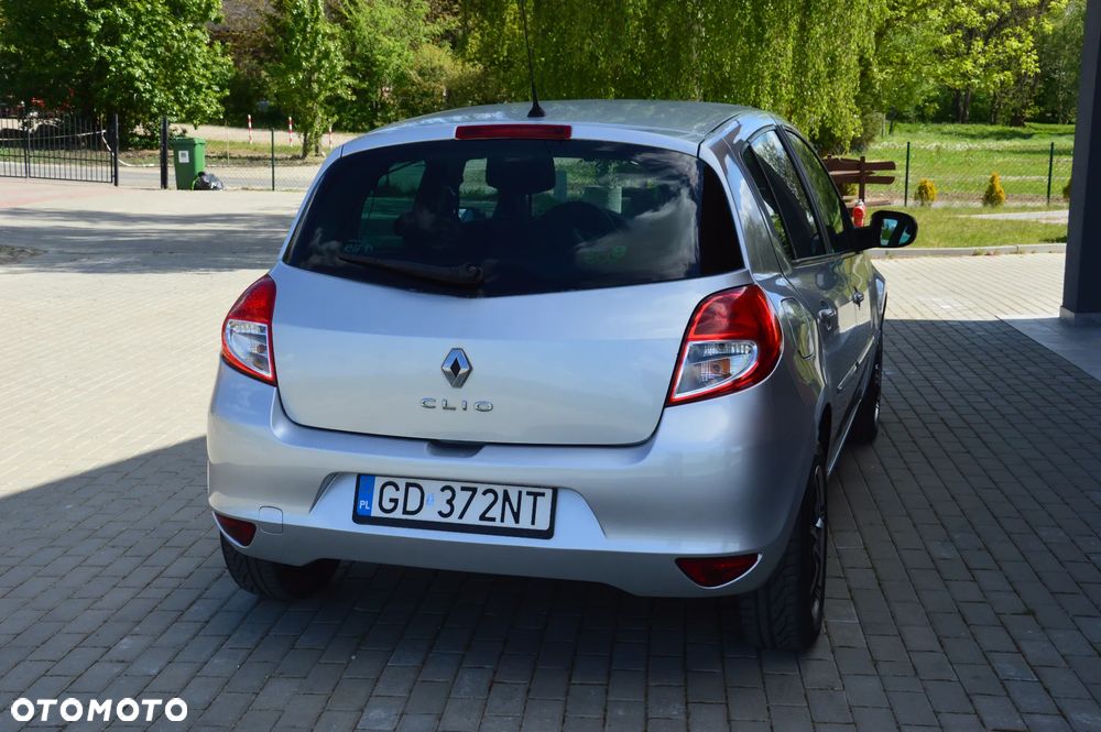 Renault Clio - 14