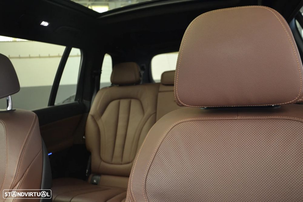 BMW X7 40 d xDrive Pack M - 27