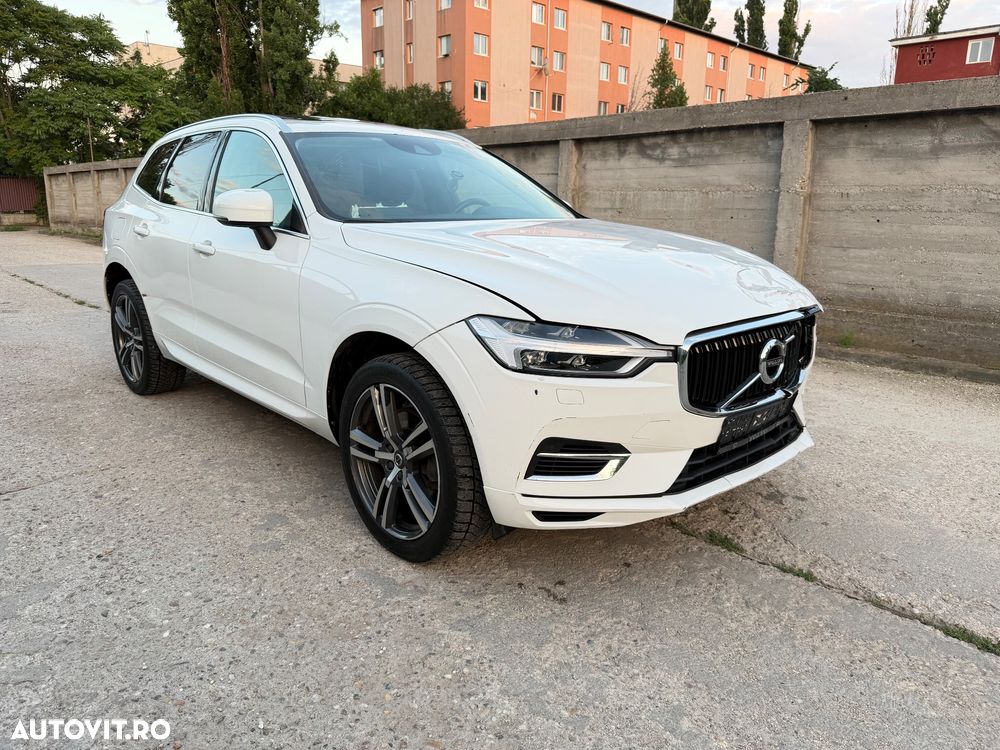 Volvo XC 60 T8 Twin Engine AWD Momentum Pro - 3