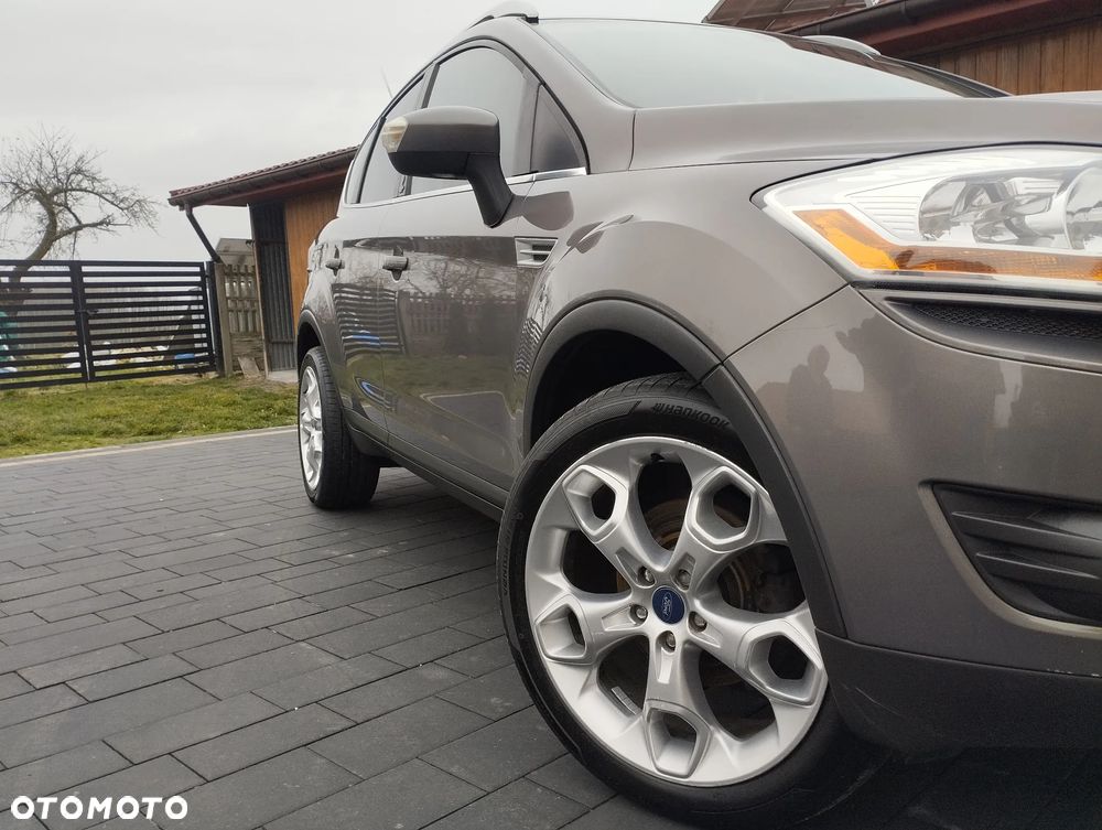 Ford Kuga 2.0 TDCi 2x4 Titanium - 4