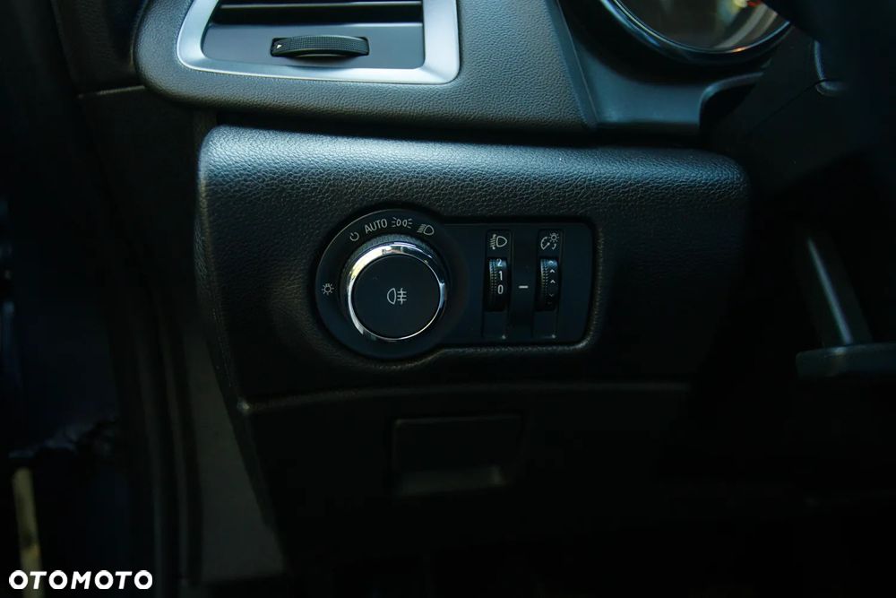 Opel Astra 1.4 Innovation - 26