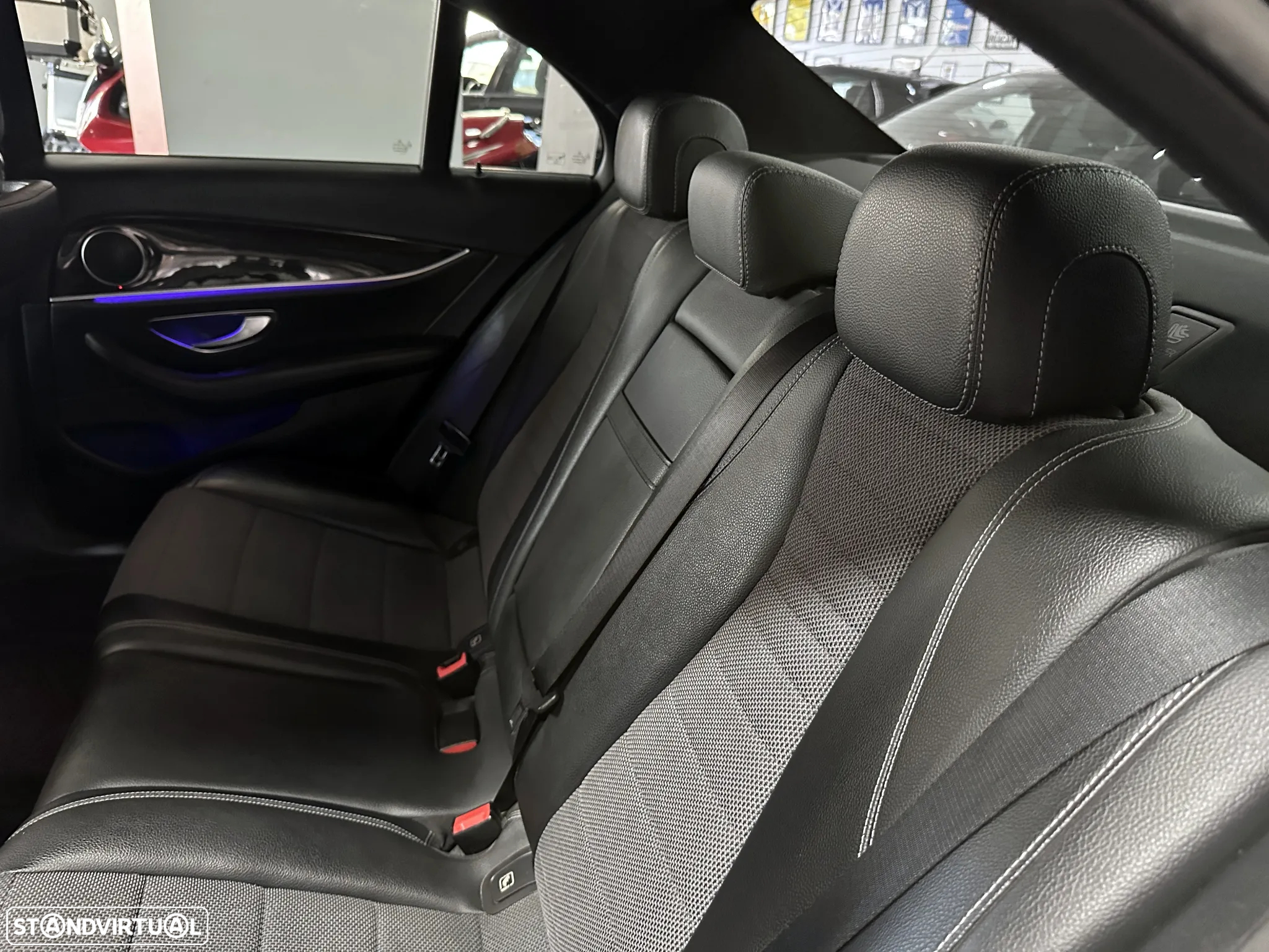 Mercedes-Benz E 220 d AMG Line - 16
