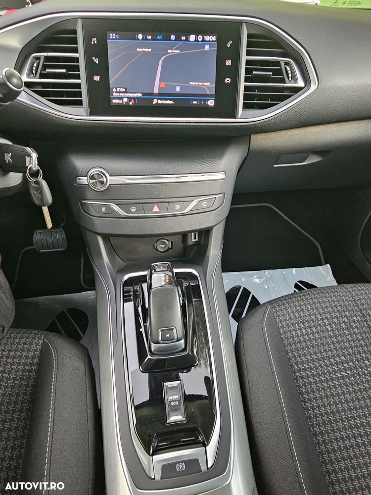 Peugeot 308 BlueHDi 130 EAT6 Stop & Start Active Business-Paket - 17