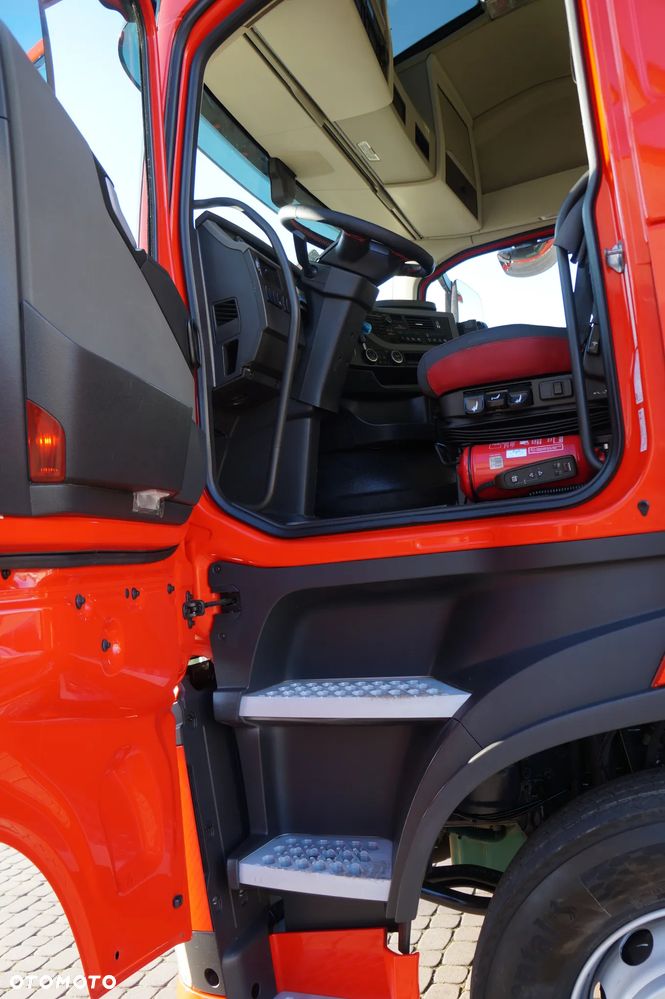 Volvo FH 4 EURO 6 GLOBETROTTER NISKI PRZEBIEG PEŁEN SERWIS - 14