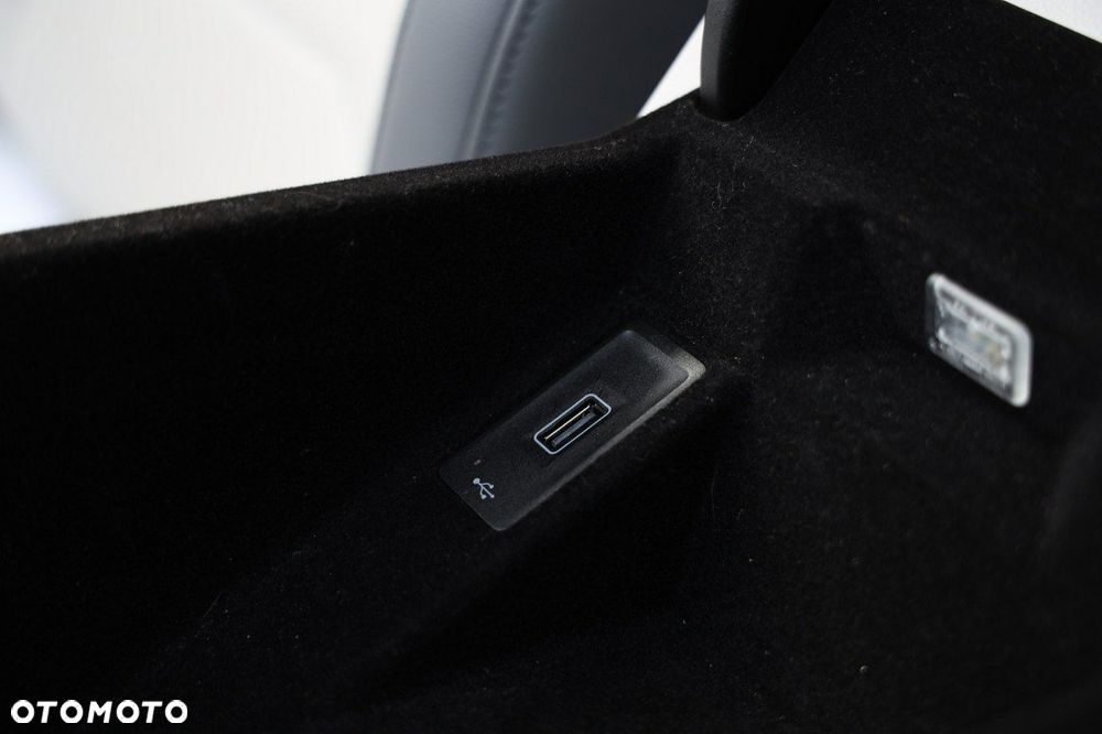 Volkswagen Touareg - 24