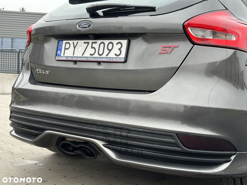 Ford Focus 2.0 EcoBoost ST - 16