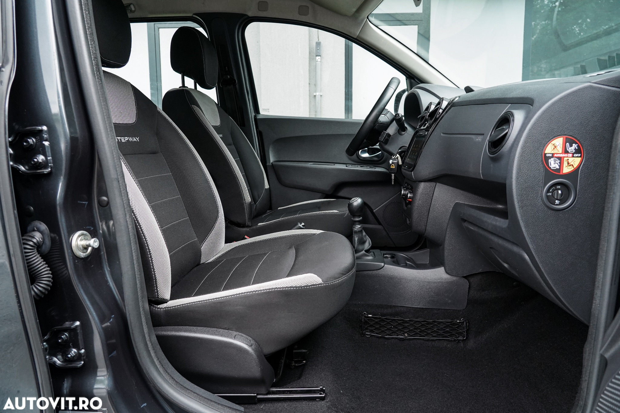 Dacia Lodgy 1.5 Blue dCi Stepway - 25
