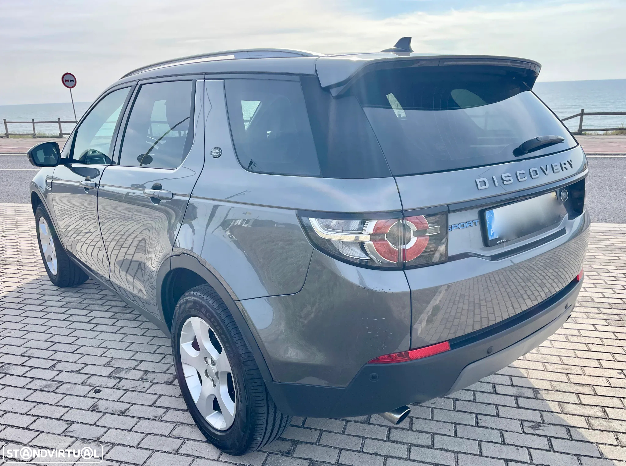 Land Rover Discovery Sport 2.0 eD4 HSE - 8