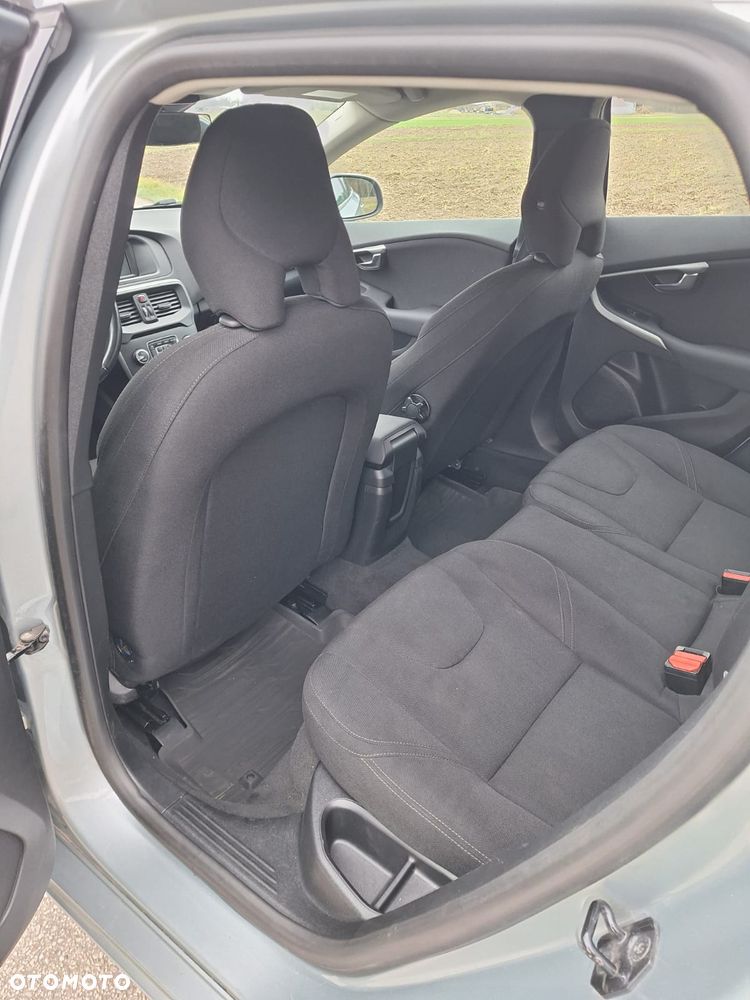 Volvo V40 D2 - 10