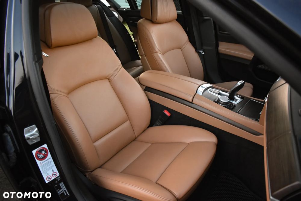 BMW Seria 7 740d Edition Exclusive - 12