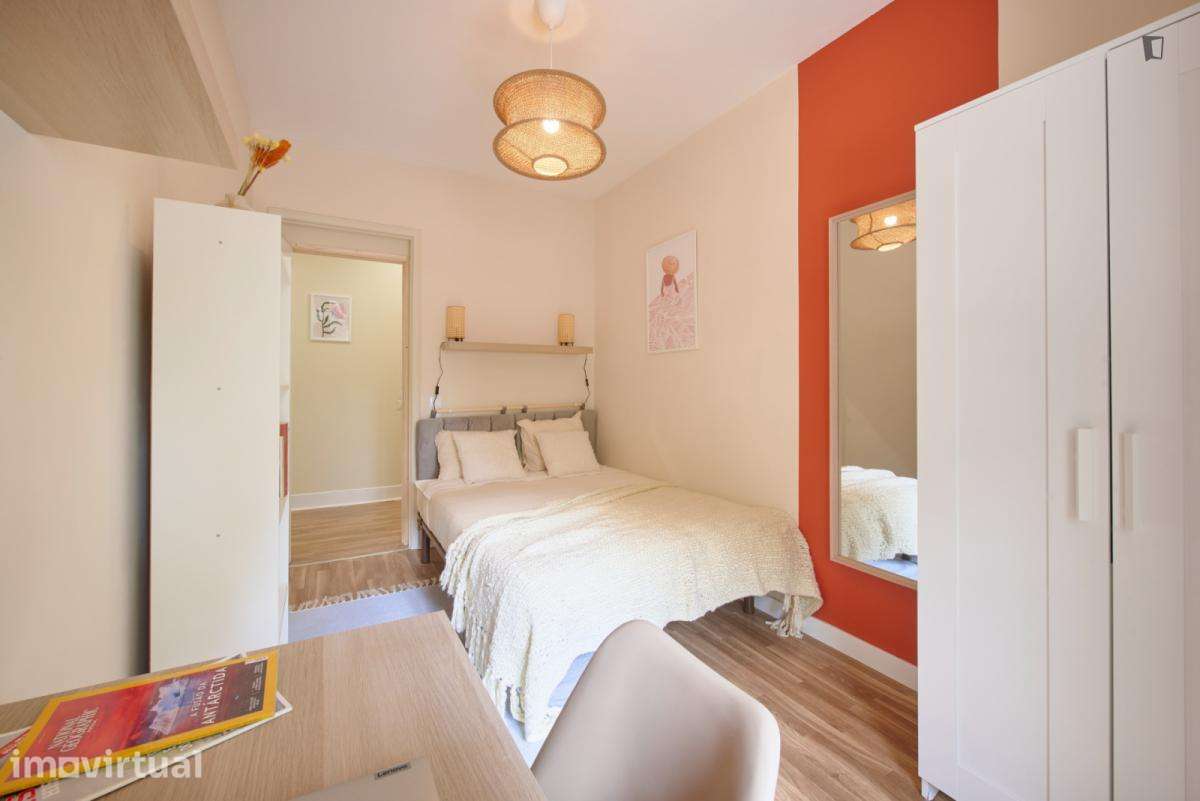 Quarto - localizado em Marquês de Pombal Lisbon - Grande imagem: 3/45
