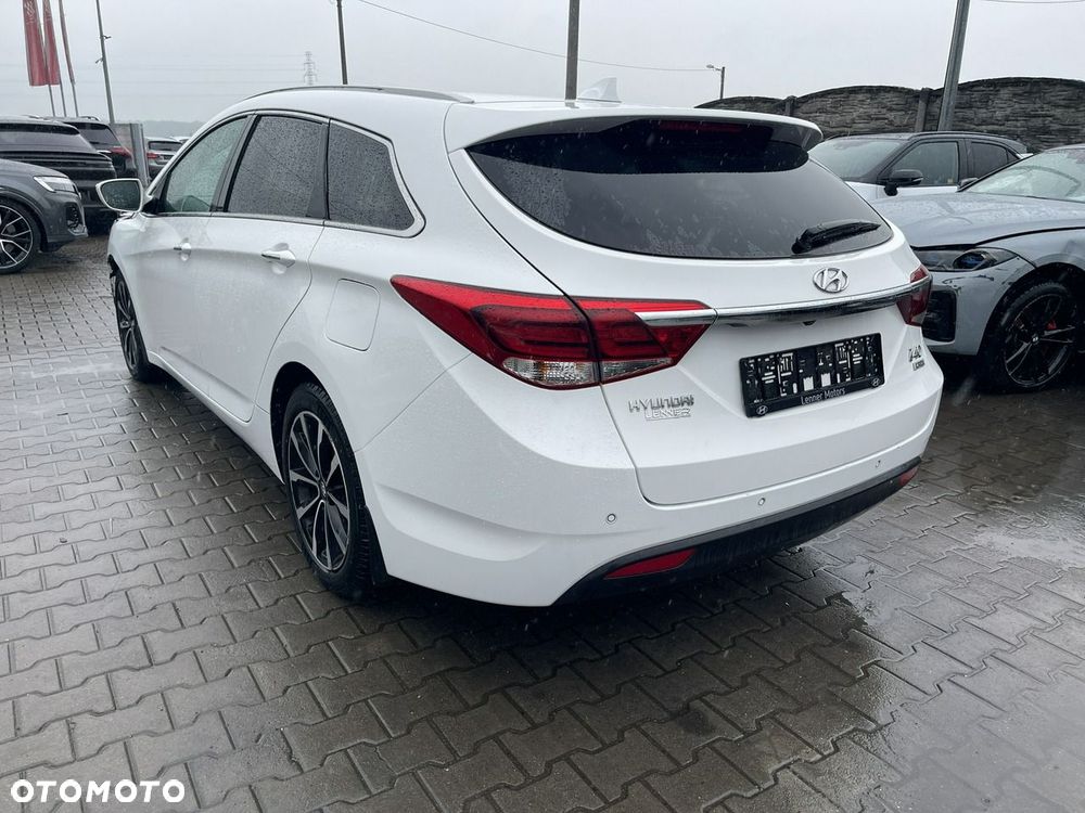 Hyundai i40 Kombi blue 1.6 CRDi DCT Space Plus - 4
