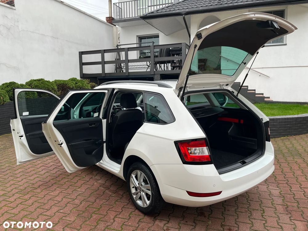 Skoda Fabia 1.0 TSI Ambition Plus - 27