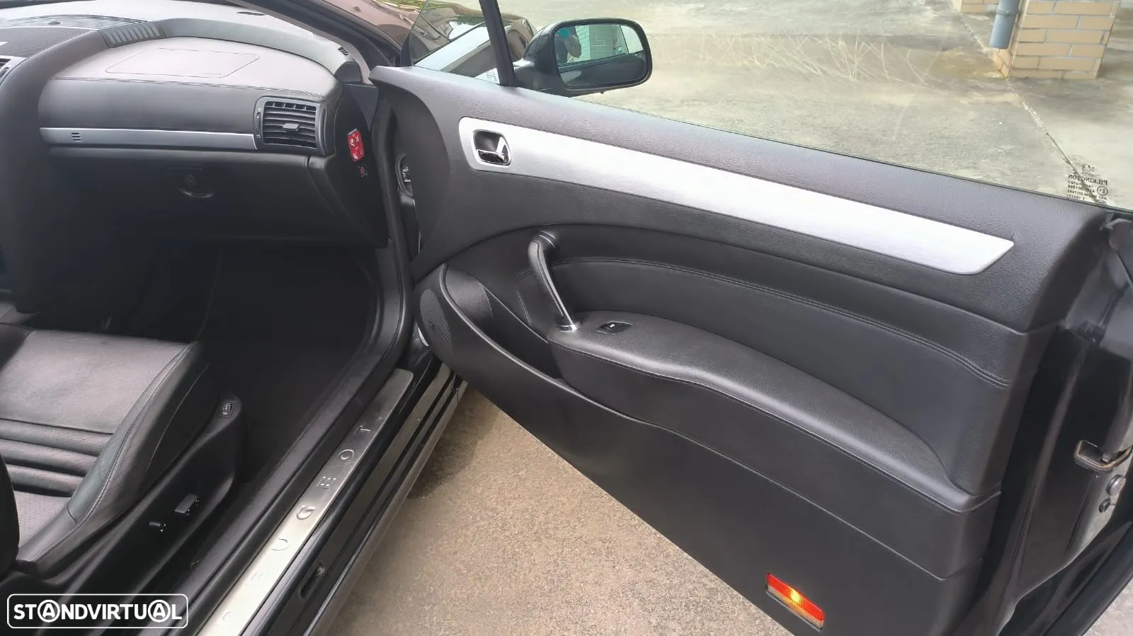 Peugeot 407 Coupé 2.7 HDi V6 - 12