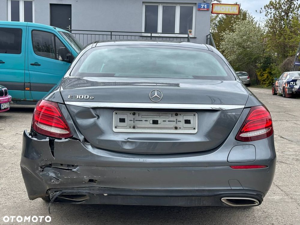 Mercedes-Benz Klasa E 300 de Business Edition - 12