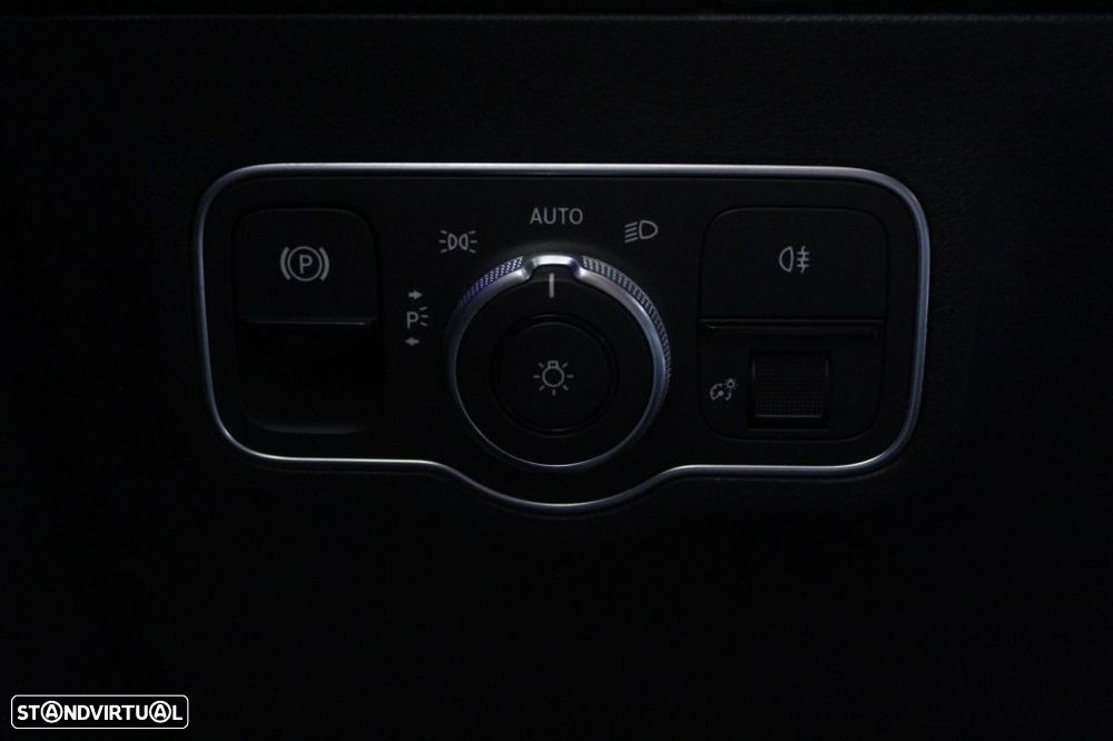 Mercedes-Benz GLA 180 d AMG Line - 27