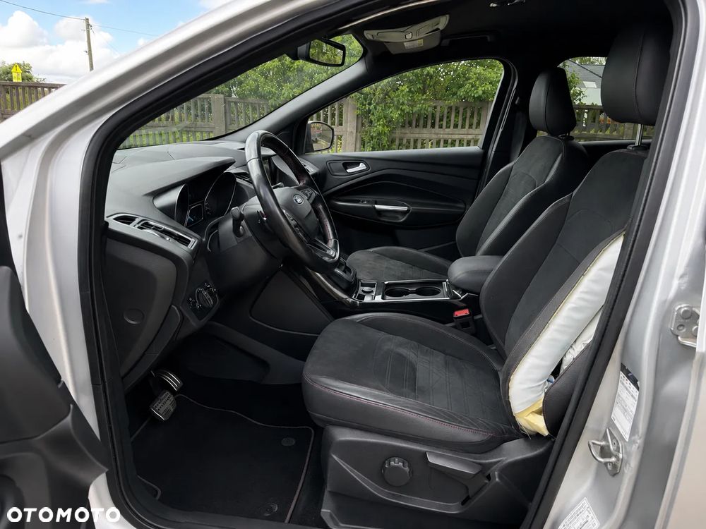 Ford Kuga 2.0 TDCi 4x4 ST-Line - 6