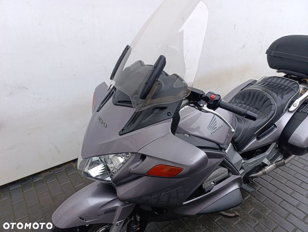 Honda ST - 11