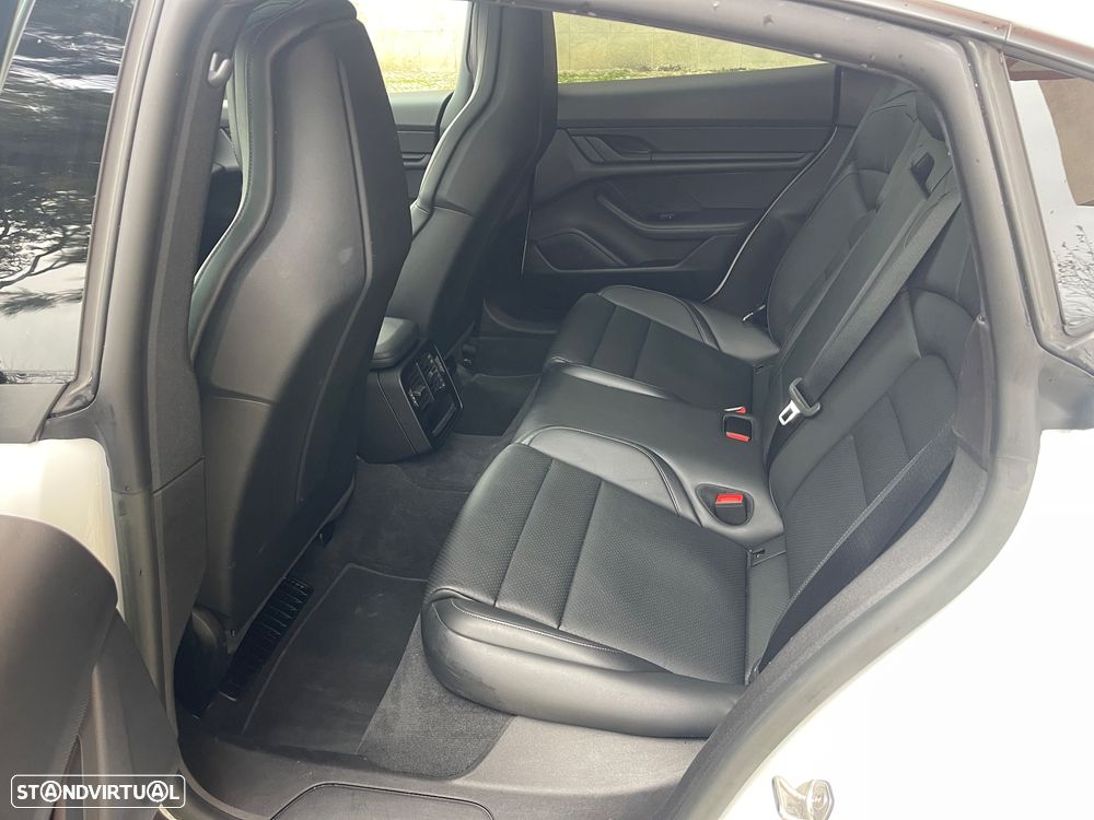 Porsche Taycan Standard - 12