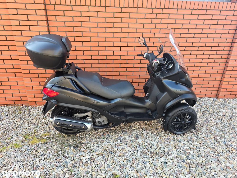 Piaggio MP-3 - 4