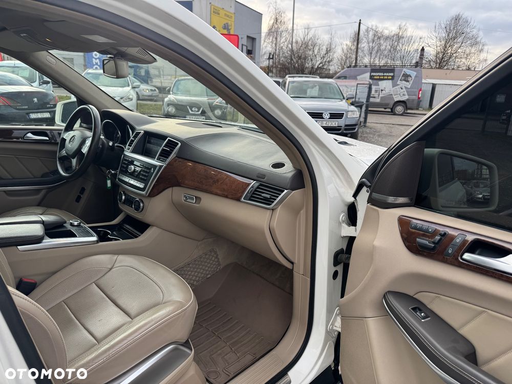 Mercedes-Benz GL 500 4Matic (BlueEFFICIENCY) 7G-TRONIC - 28