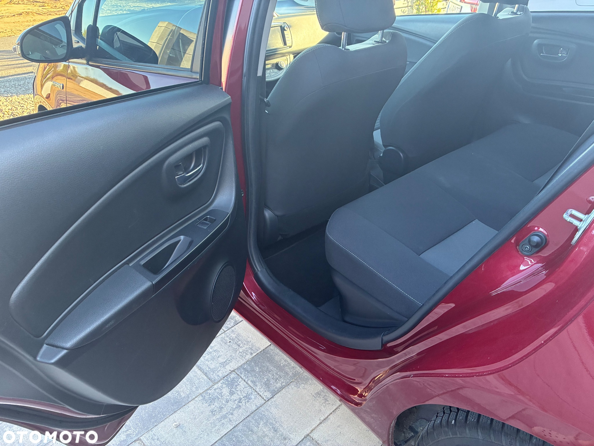 Toyota Yaris Hybrid 1.5 VVT-i Life - 14
