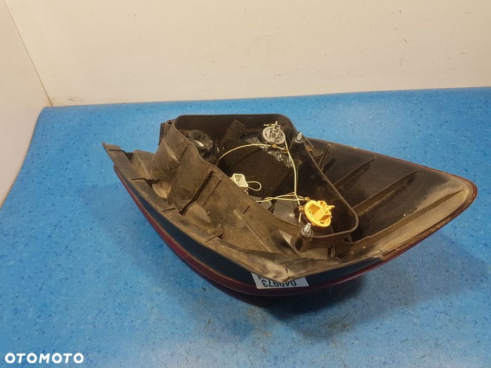 TOYOTA COROLLA VERSO I LAMPA TYŁ PRAWA ZEWNĘTRZNA - 10