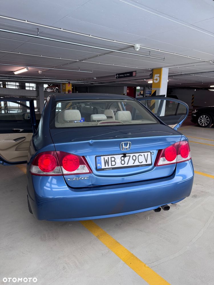 Honda Civic 1.8 Comfort - 11