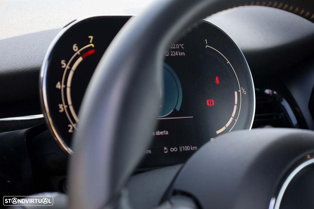 MINI Cabrio Cooper Premium First Essential Auto - 31