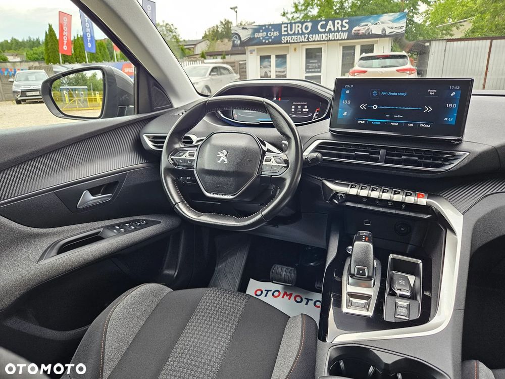 Peugeot 3008 1.2 PureTech Road Trip S&S EAT8 - 23