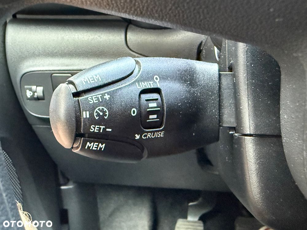 Citroën C3 1.2 PureTech Shine - 23