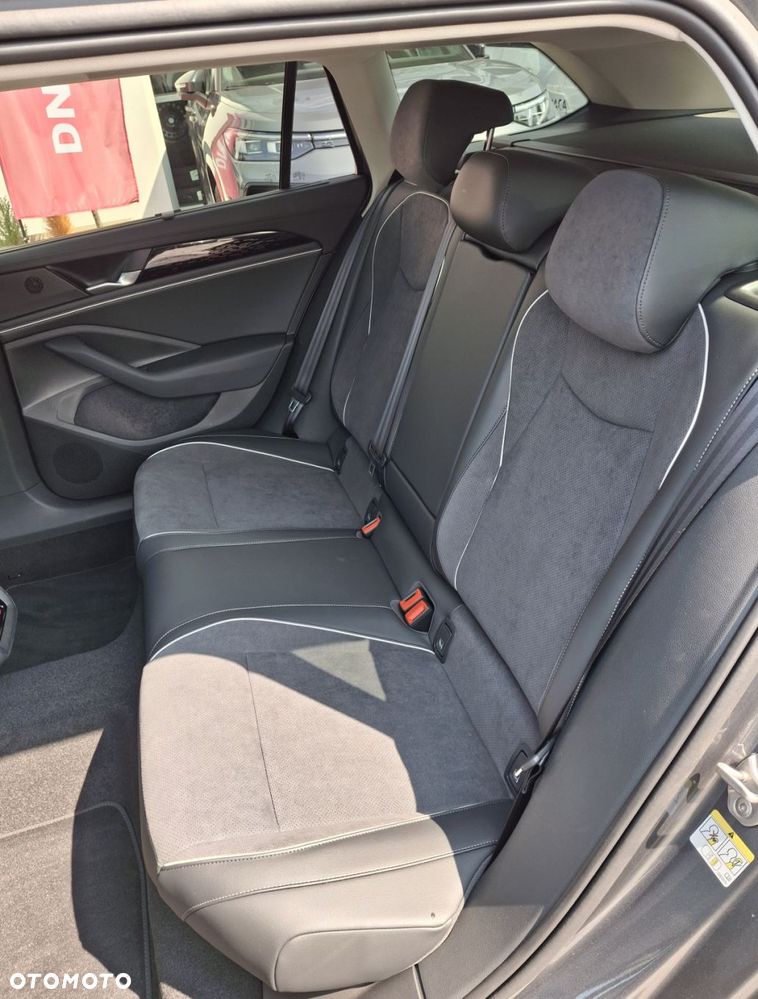 Volkswagen Passat - 14