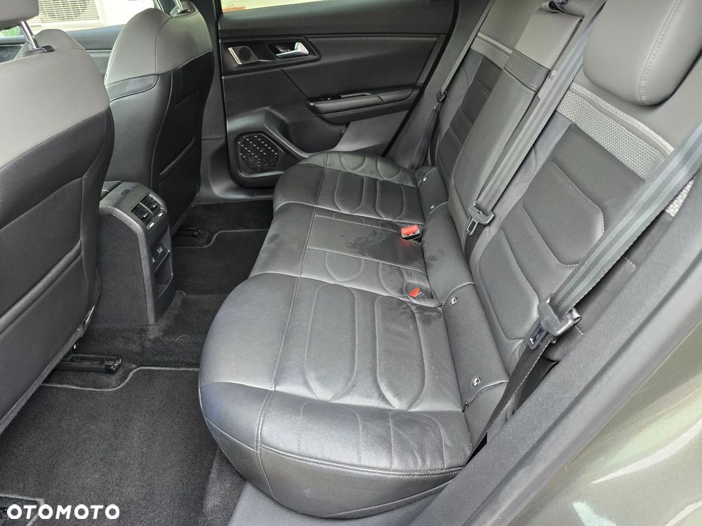 Citroën C5X 1.6 PHEV 225 Plus EAT8 - 17