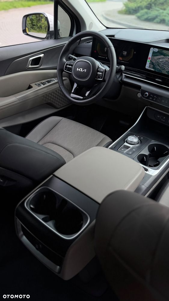 Kia Carnival - 18