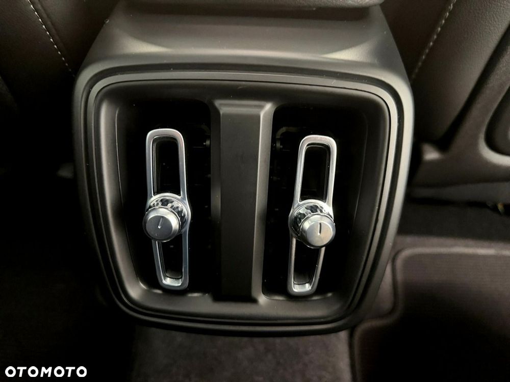 Volvo XC 40 - 30