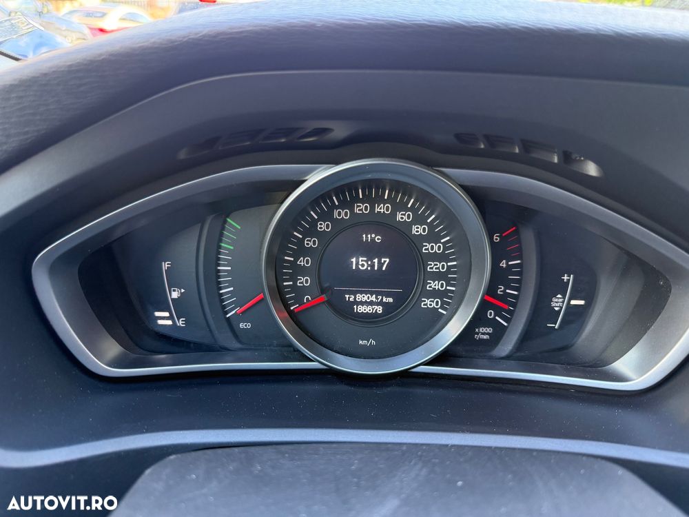 Volvo V40 D2 - 30