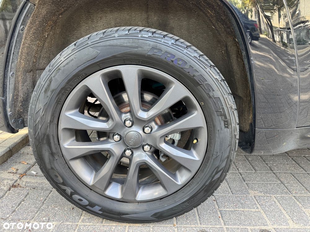 Jeep Grand Cherokee - 15
