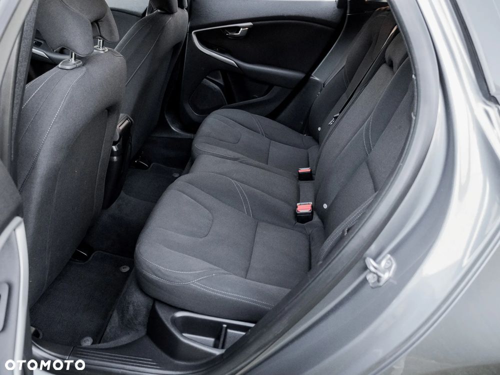 Volvo V40 Cross Country D2 Momentum - 16