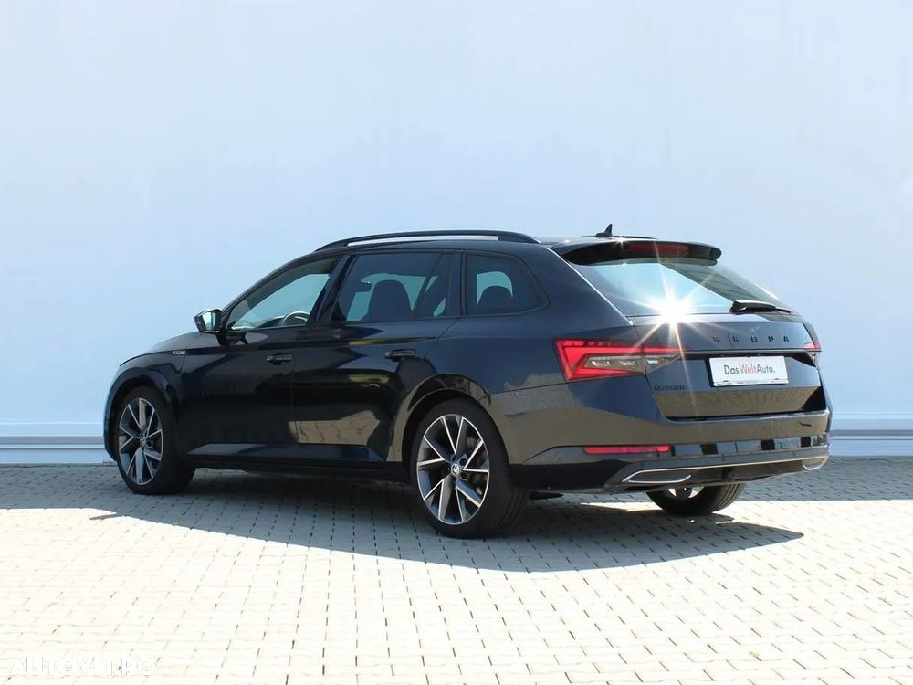 Skoda Superb Combi 2.0 TDI DSG SportLine - 3