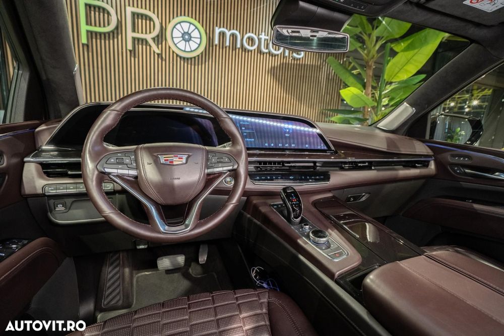 Cadillac Escalade - 35