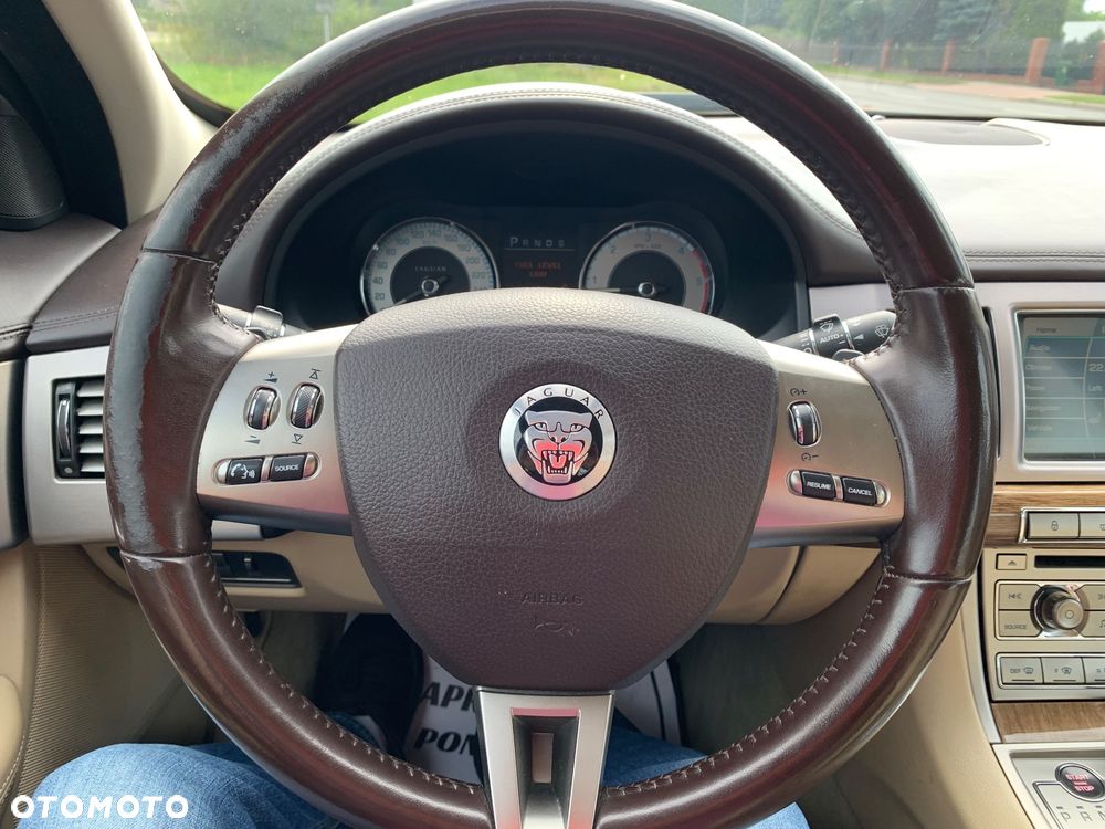 Jaguar XF 2.7 V6 Premium Luxury - 20