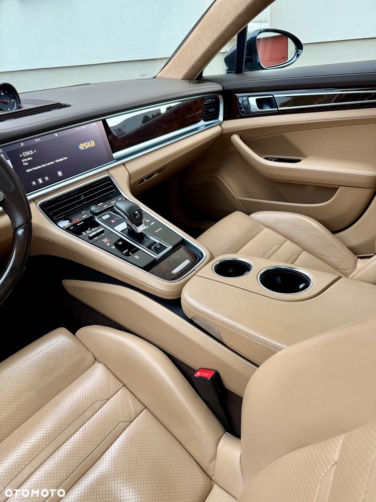 Porsche Panamera 4 - 13