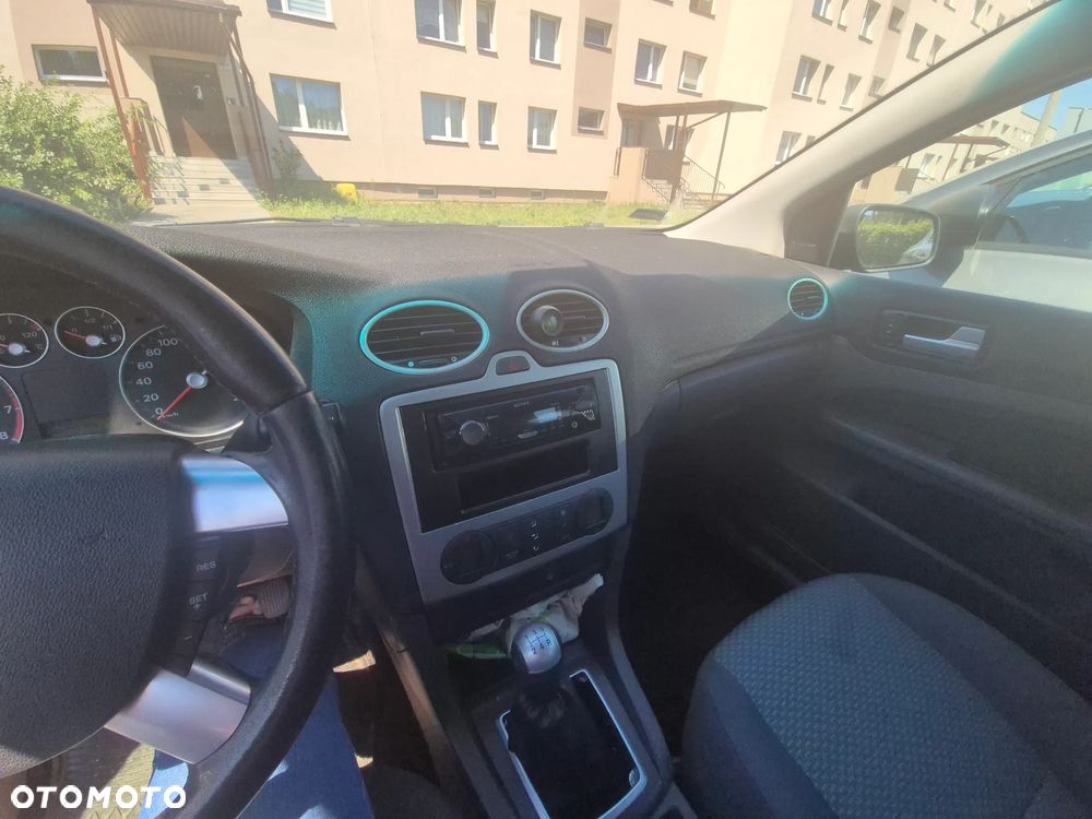 Ford Focus 1.6 Ambiente - 5