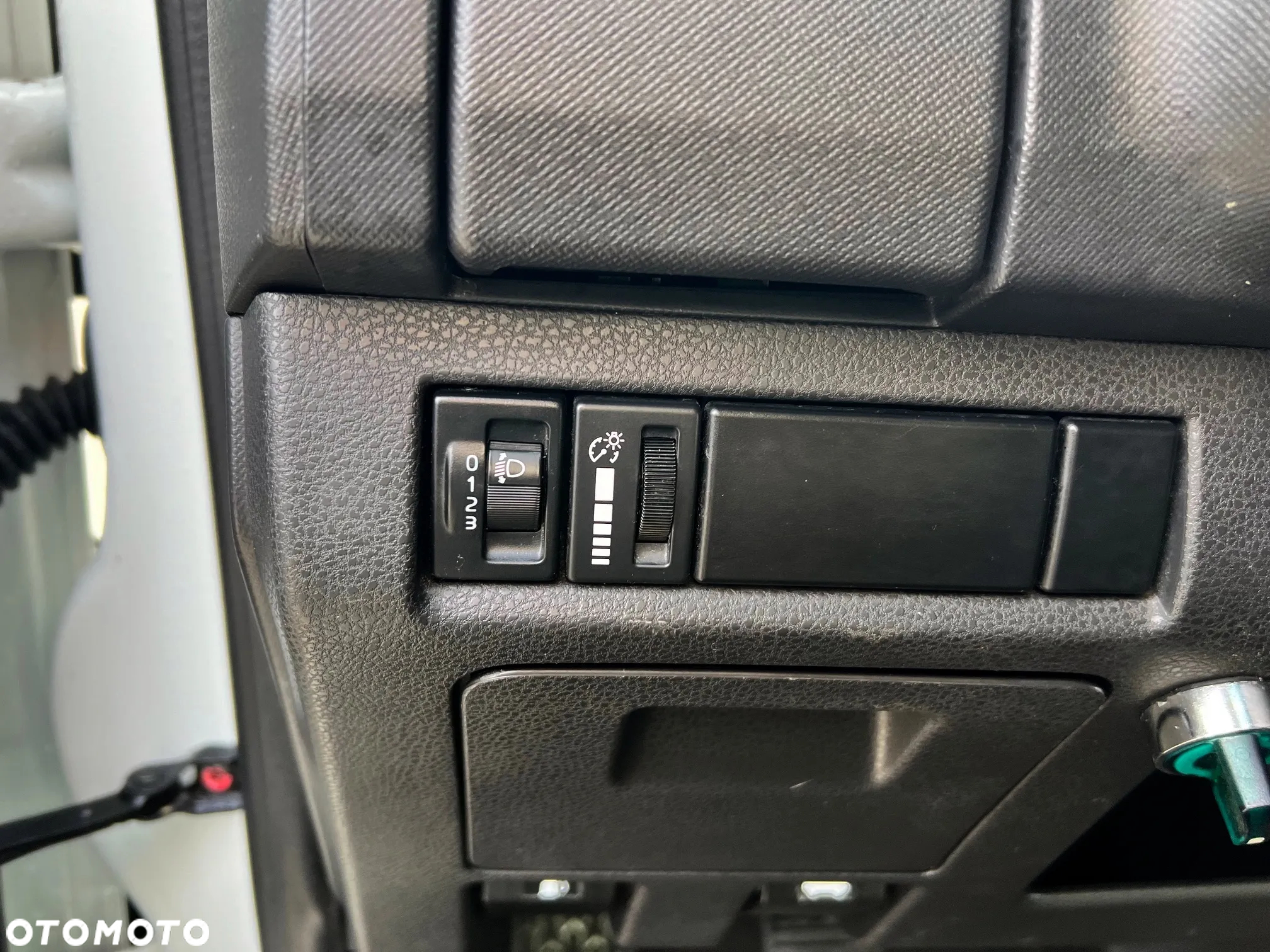 Isuzu Satellite 4X4 Kontener Chłodnia/Mroźnia + 230V ThermoKing - 11