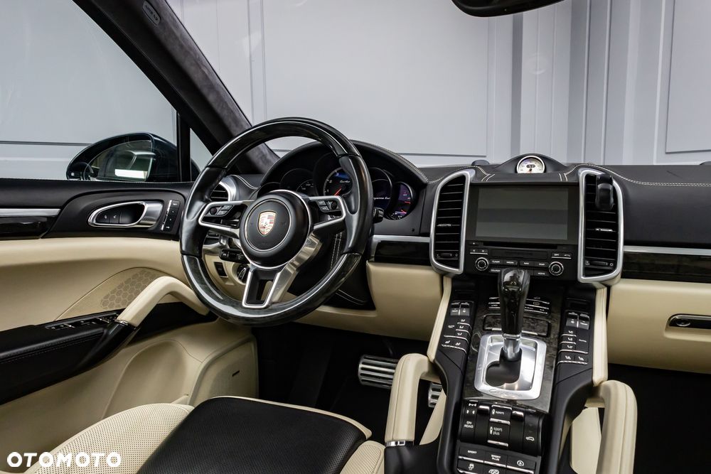 Porsche Cayenne - 6
