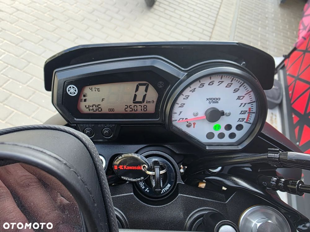 Yamaha FZ8 - 10