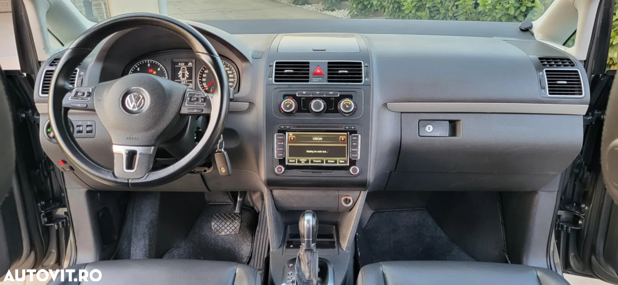 Volkswagen Touran - 4