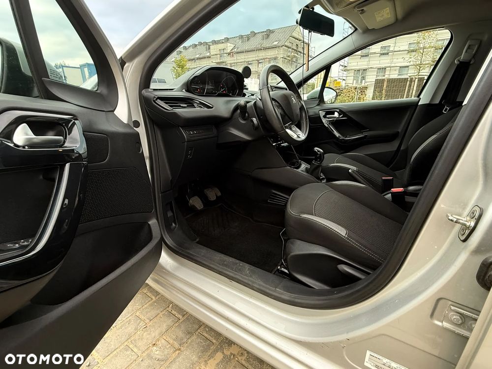 Peugeot 208 1.2 PureTech Active - 15