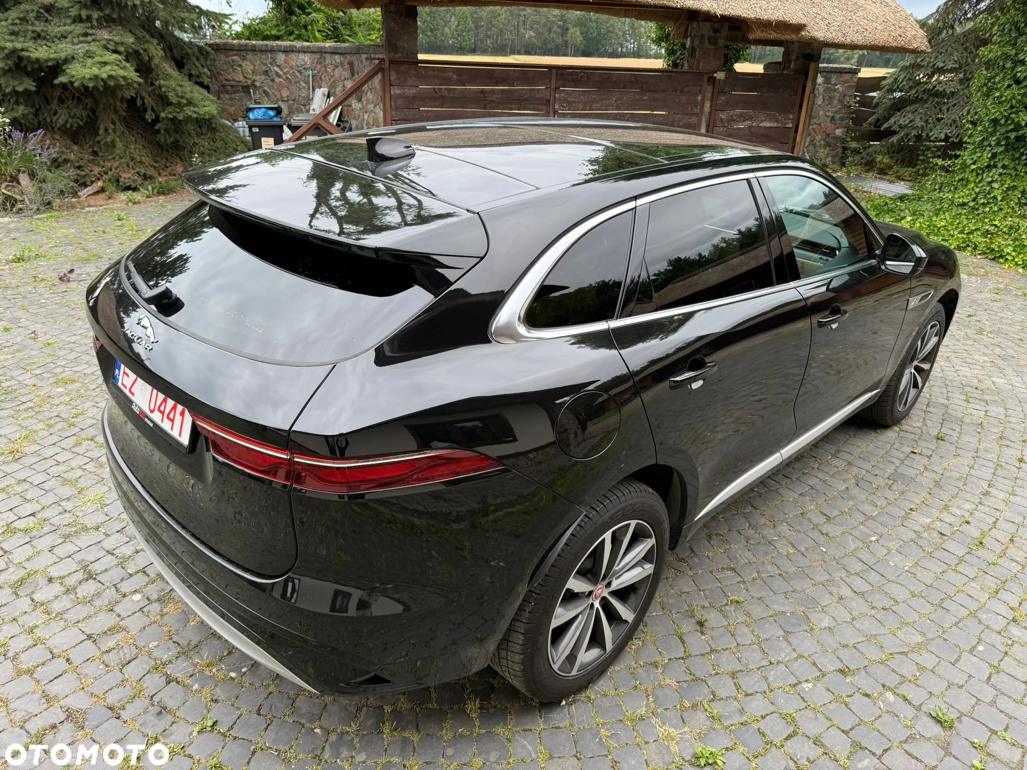 Jaguar F-Pace P250 AWD R-Dynamic Black - 11