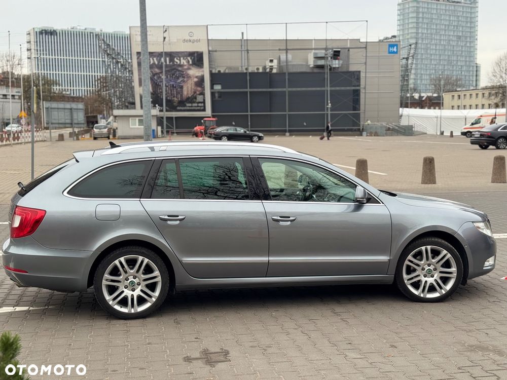 Skoda Superb 2.0 TSI DSG Exclusive - 2